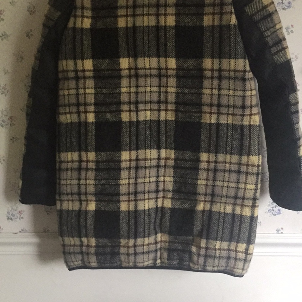 Coat - Picture 4 of 4